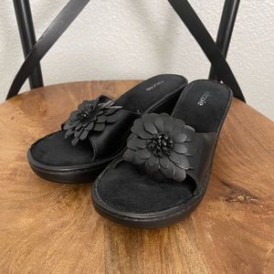 Nicole platform black sandals